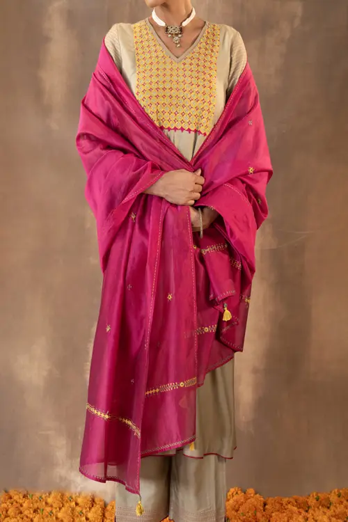 Rangsutra Ruhani Pink Chanderi Dupatta With Soof Hand Embroidery - Image 2