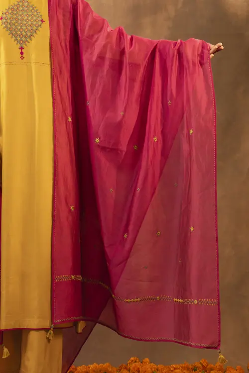 Rangsutra Ruhani Pink Chanderi Dupatta With Soof Hand Embroidery - Image 3