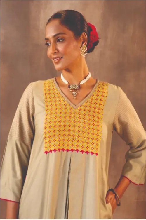 Rangsutra Ruhani Sage Green A-Line Cotton Silk Kurta With Pakka Hand Embroidery - Image 2