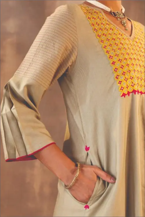 Rangsutra Ruhani Sage Green A-Line Cotton Silk Kurta With Pakka Hand Embroidery - Image 3