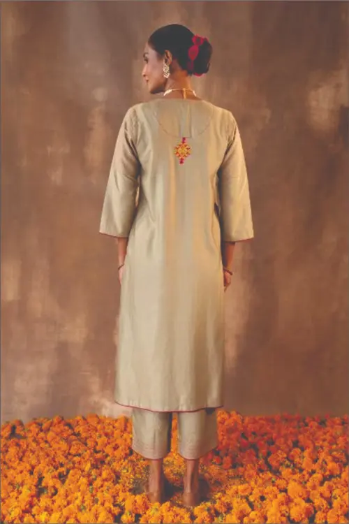 Rangsutra Ruhani Sage Green A-Line Cotton Silk Kurta With Pakka Hand Embroidery - Image 5