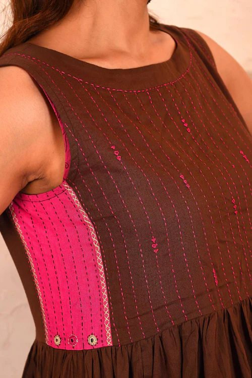 Rangsutra Saheli Double Layer Hand Embroidered Brown Mulmul Cotton Dress With Printed Pink Slip - Image 2