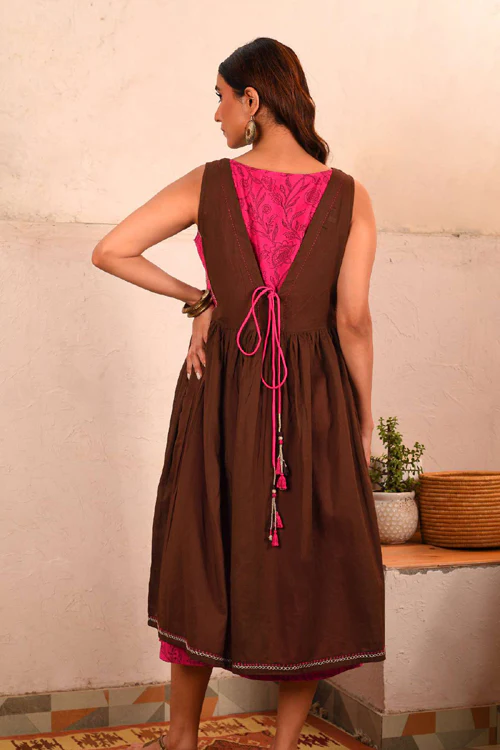 Rangsutra Saheli Double Layer Hand Embroidered Brown Mulmul Cotton Dress With Printed Pink Slip - Image 4