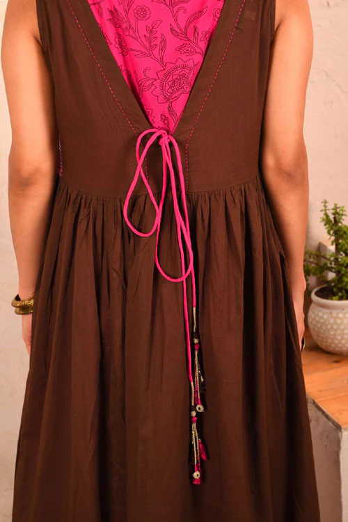 Rangsutra Saheli Double Layer Hand Embroidered Brown Mulmul Cotton Dress With Printed Pink Slip - Image 5