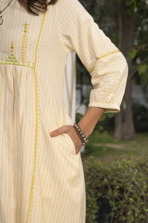 Rangsutra Suhani Cream Striped Cotton Kurta With Soof Hand Embroidery - Image 4