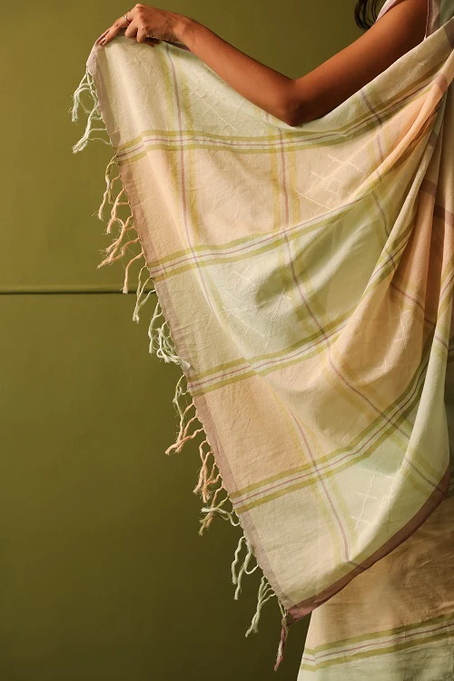 Rangsutra Yuni Pista Green Handwoven Saree - Image 6