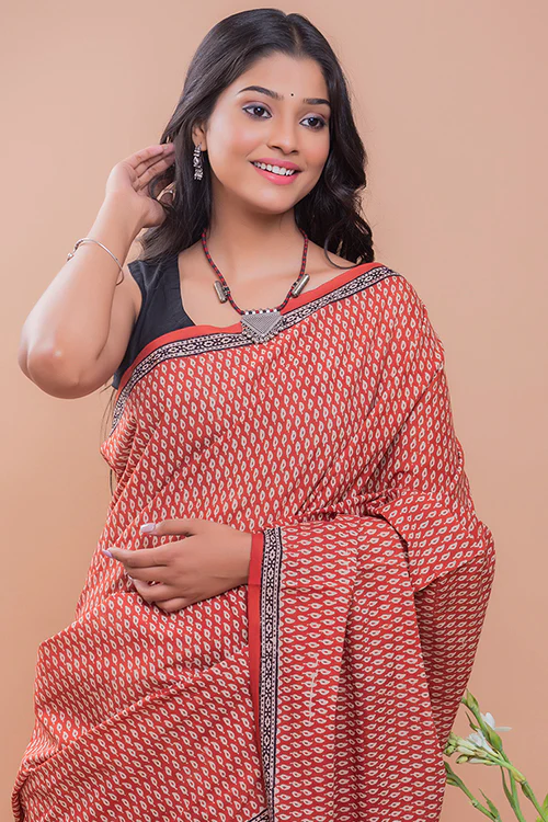 TICH Summer Classics. Bagru Block Printed Mulmul Cotton Saree - Red Leaf - Image 3