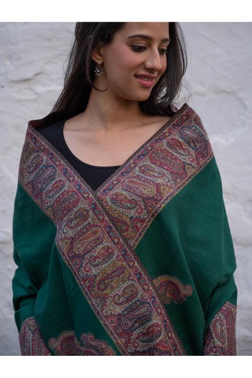 TICH Regal Statement. Exclusive Soft Jamavar Design Kashmiri Shawl - Emerald Green - Image 5