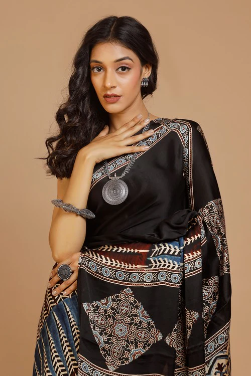 Tenaaro Ajrakh Hand Block Printed Modal Saree - Image 3