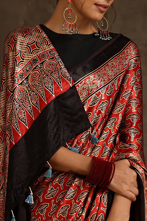 Tenaaro Ajrakh Hand Block Printed Modal Satin Saree - Image 3