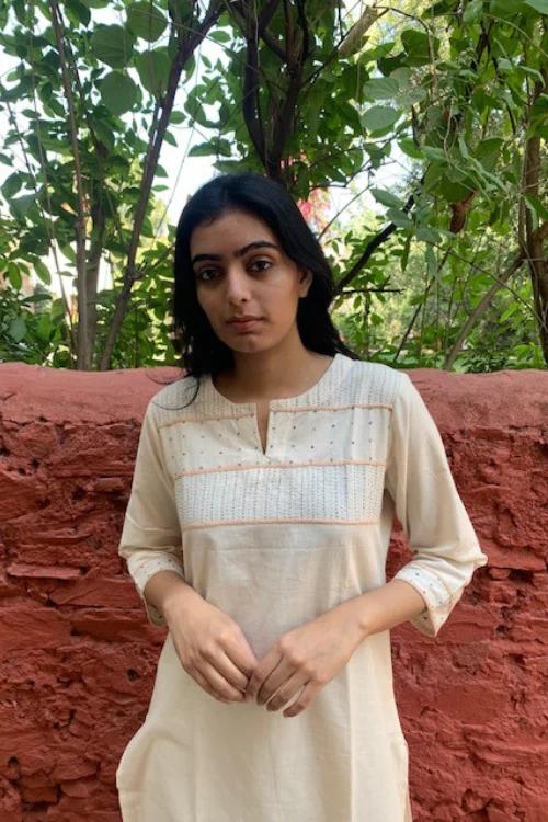 Sadhna 'Aagunch' White Applique And Tanka Work Long Handwoven Cotton Kurta - Image 4