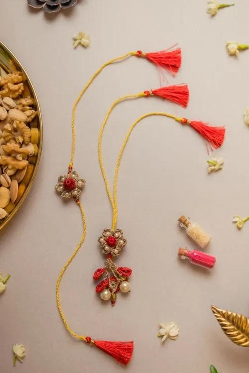 Samoolam Antique Flower Crochet Rakhi & Lumba Set (Set Of 2) - Image 3