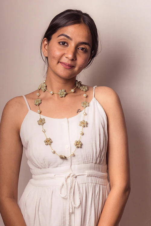 Samoolam Gulnaar Gold Daisy - Pearl String Necklace - Image 2