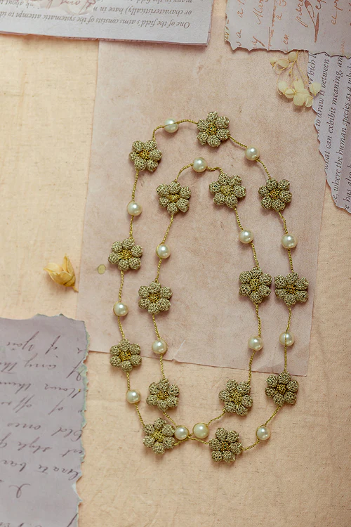 Samoolam Gulnaar Gold Daisy - Pearl String Necklace - Image 3