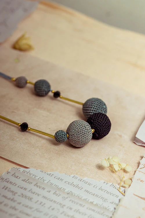 Samoolam Gulnaar Grey - Mystic Bead Necklace - Image 2