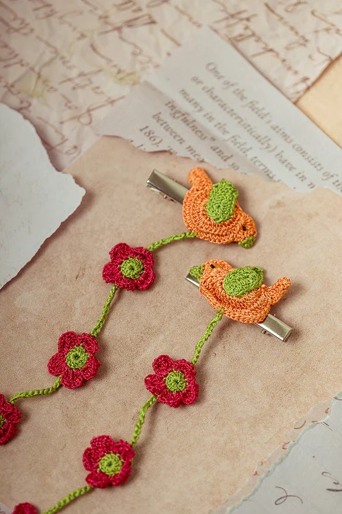 Samoolam Guncha Birdies And Red Bloom - Hair Clips - Image 2