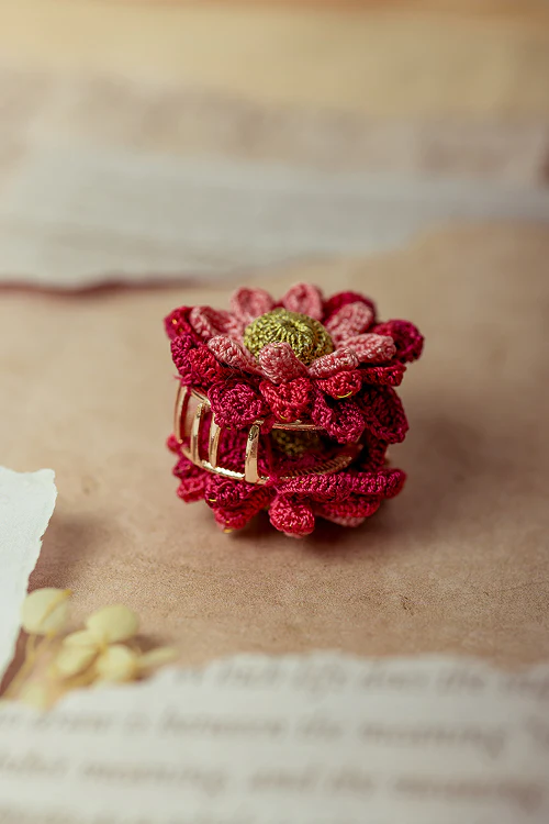Samoolam Guncha Dahlia Labyrinth - Hair Clutch - Image 3