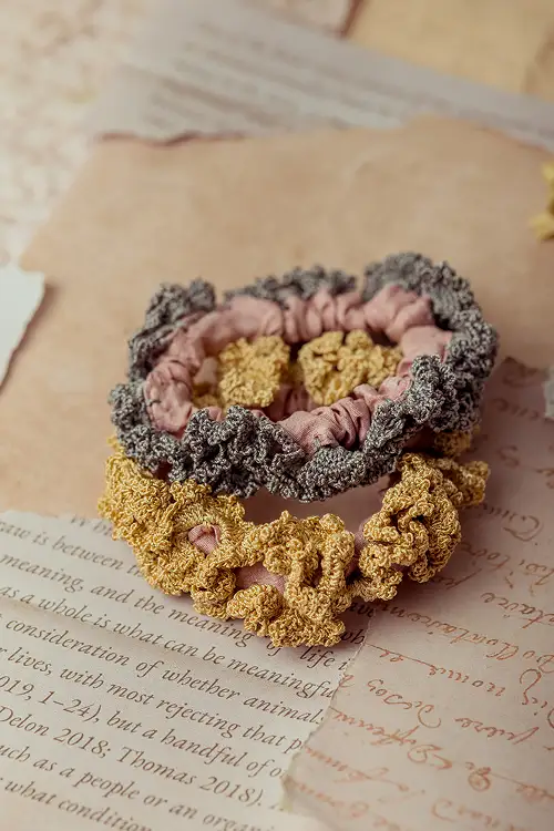 Samoolam Guncha Grey Yellow Pastel Bloom Scrunchie (Set of 2) - Image 5