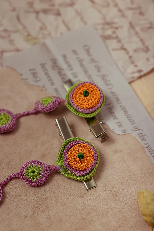 Samoolam Guncha Orange - Green Tikki - Hair Clips - Image 2
