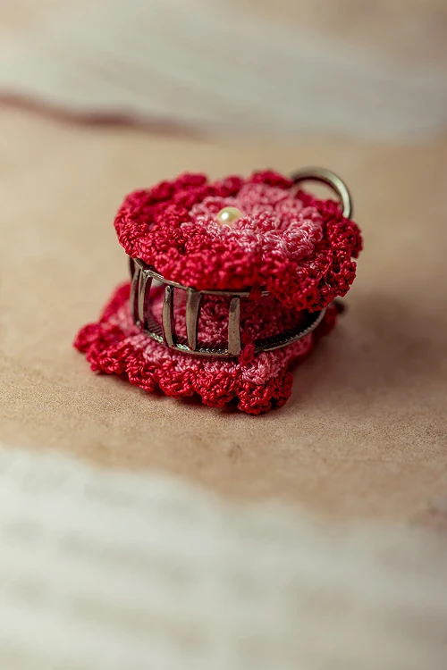 Samoolam Guncha Red Peony - Hair Clutch - Image 2