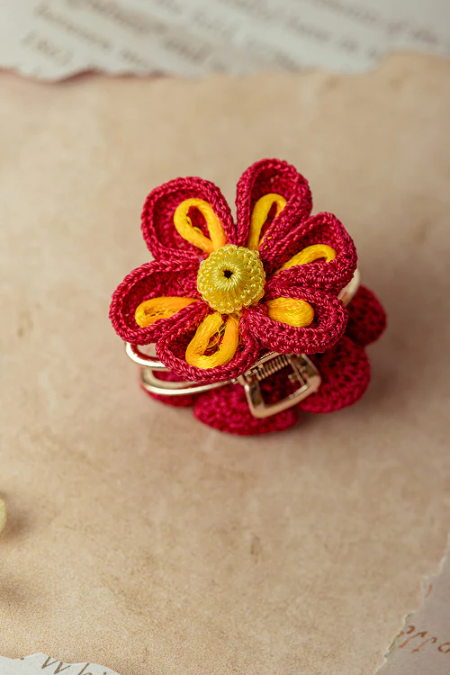 Samoolam Guncha Red Zinnia Hair Clutch - Image 2