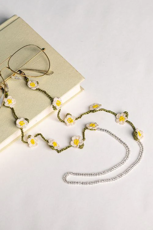 Samoolam Handmade Crochet Daisies Spec Chain-White, Green - Image 2