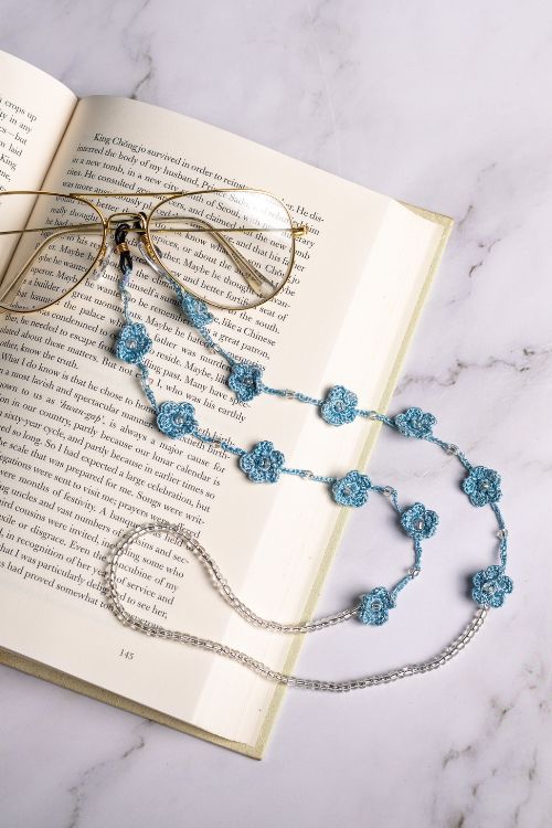 Samoolam Handmade Crochet Floral Trail Spec Chain-Blue - Image 2