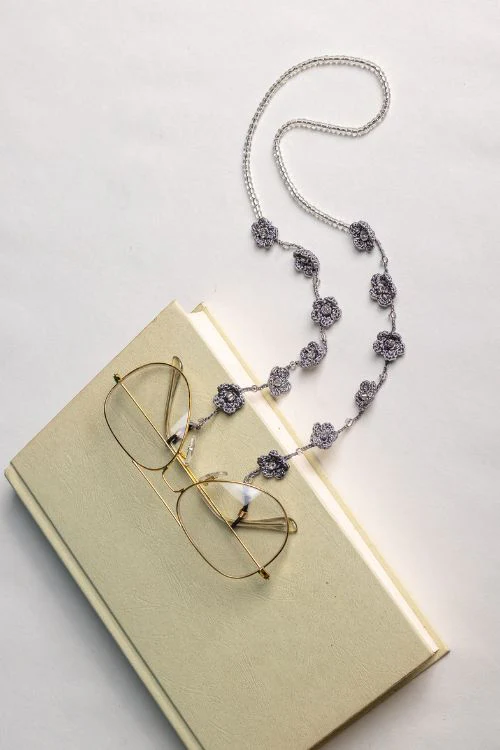 Samoolam Handmade Crochet Floral Trail Spec Chain-Grey - Image 3