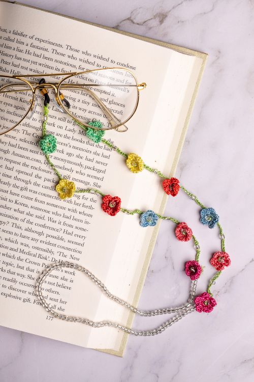 Samoolam Handmade Crochet Floral Trail Spec Chain-Multicolour - Image 3