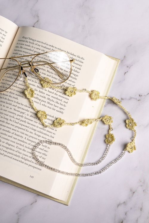 Samoolam Handmade Crochet Floral Trail Spec Chain-Off White - Image 2