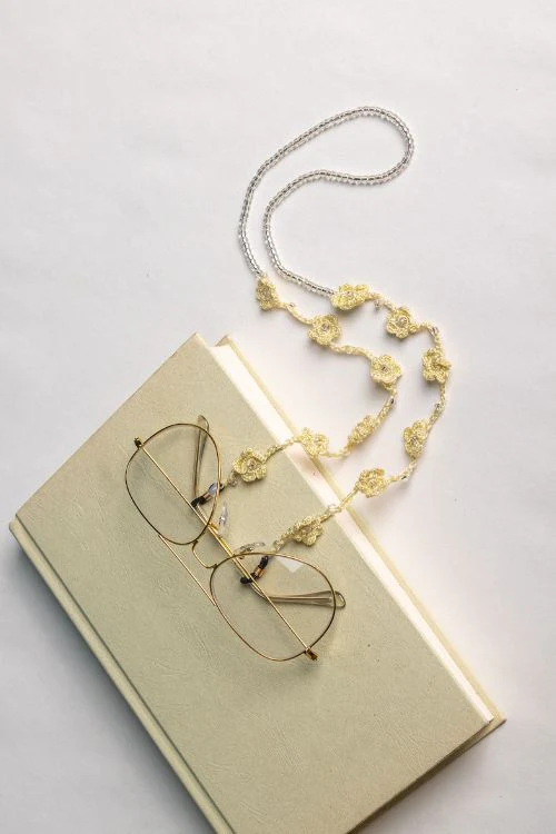 Samoolam Handmade Crochet Floral Trail Spec Chain-Off White - Image 3