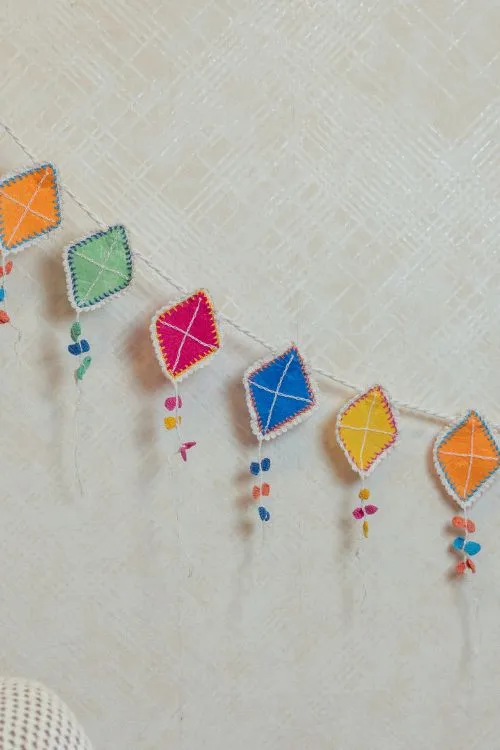 Samoolam Kites Tail ~ Kids Bunting