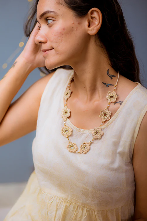 Samoolam Ornate Beige Flower Necklace - Image 2