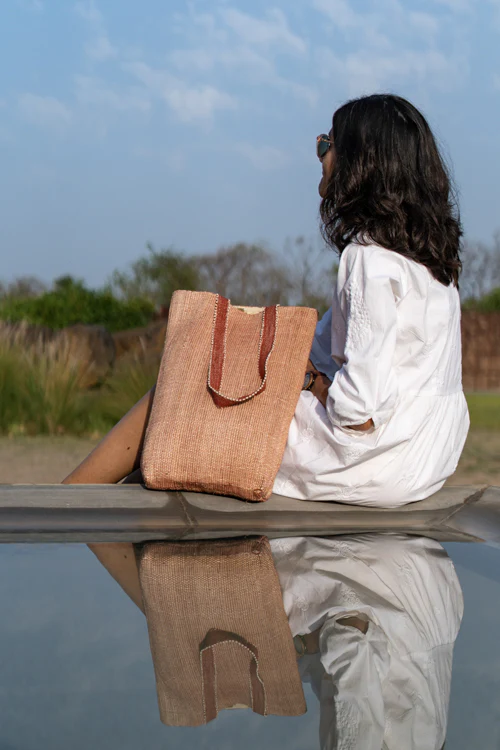 Saral Hand Woven Tote Bag - Image 9