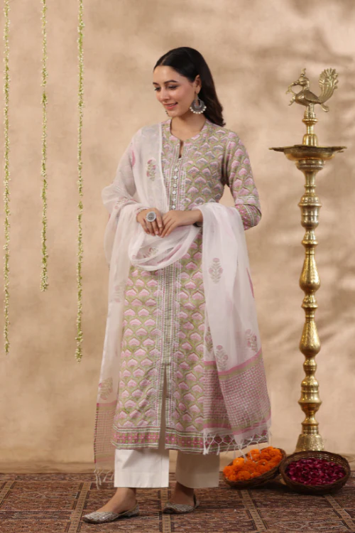 Shuddhi Green And Pink 2 Piece Kurta Set - Image 4