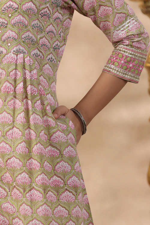 Shuddhi Green And Pink 2 Piece Kurta Set - Image 6