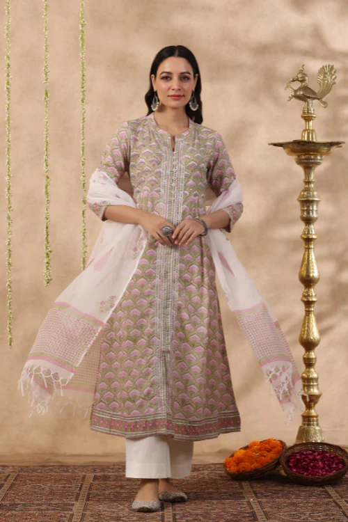 Shuddhi Green And Pink 2 Piece Kurta Set - Image 9