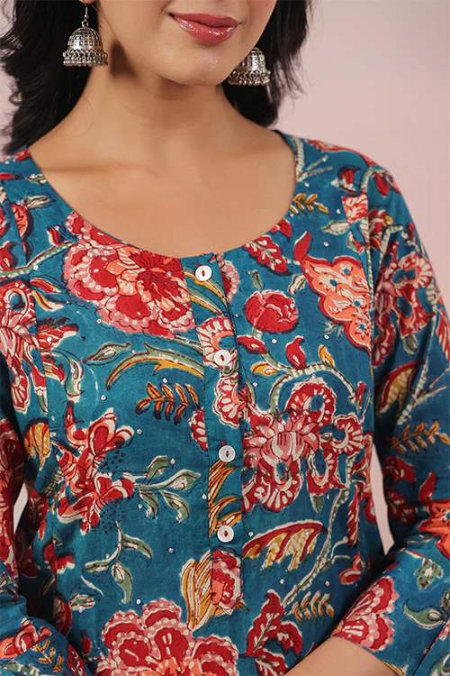 Shuddhi Green And Red Semi Aline - Image 8