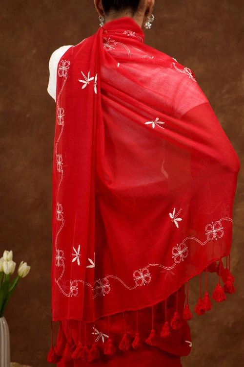 Shwet Red Hand Embroidered Chikankari Mulmul Saree - Image 2