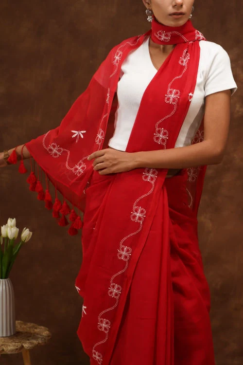 Shwet Red Hand Embroidered Chikankari Mulmul Saree - Image 4