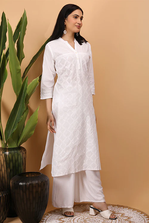 Shwet Women Cotton White Chikankari Kurta - Image 4