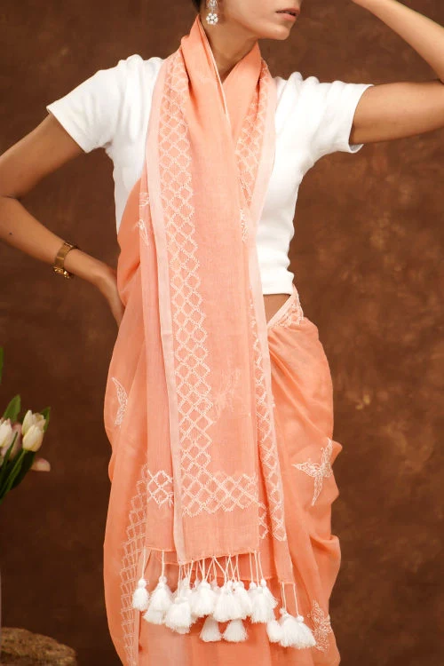 Shwet Women Peach Hand Embroidered Chikankari Mulmul Saree - Image 3
