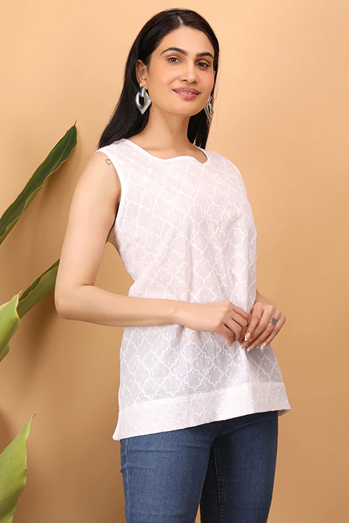 Shwet Women White Chikankari Sleevless Top - 283 - Image 5
