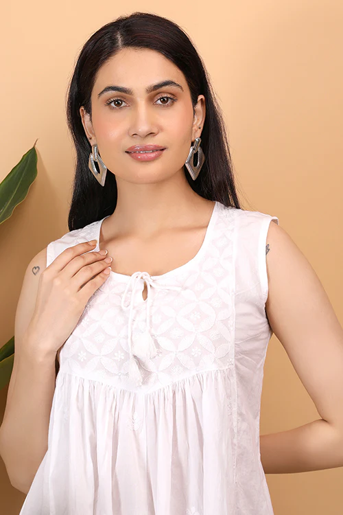 Shwet Women  White  Chikankari Sleevless  Yoke Top - Image 2