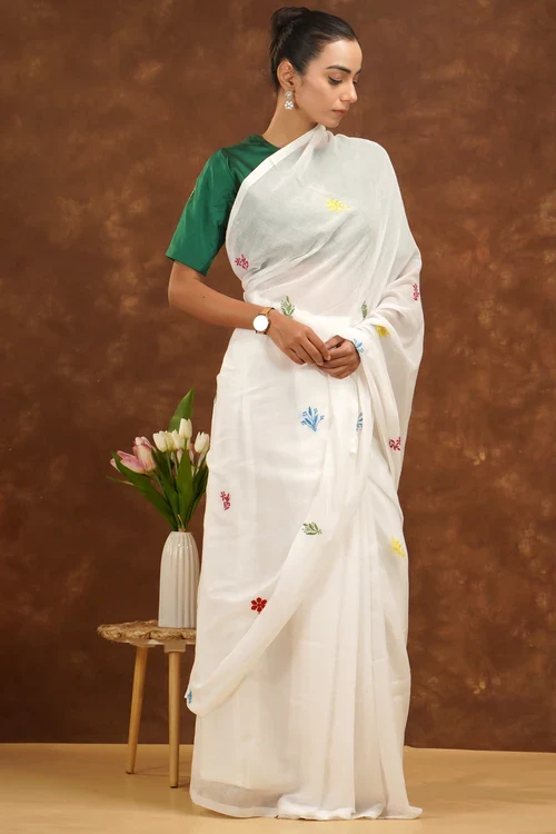 Shwet Women White Hand Embroidered Chikankari  Mulmul Saree - Image 6