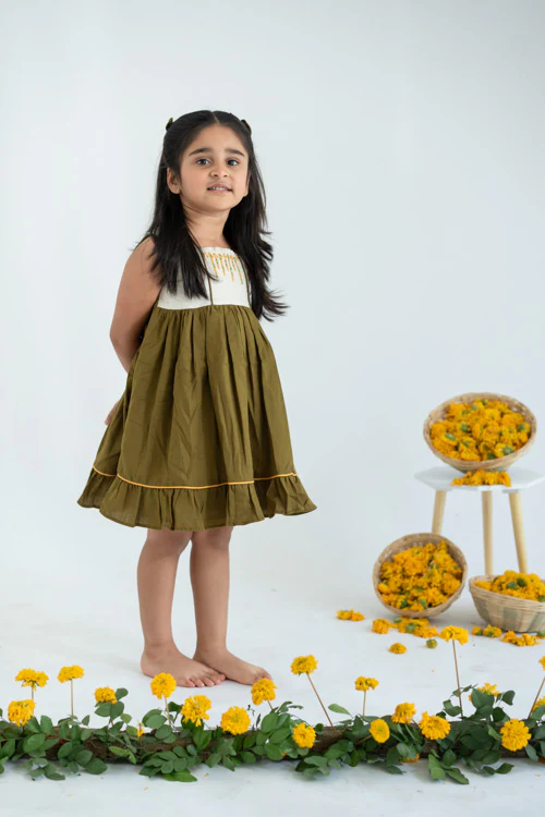 Soleilclo "Green Hand Embroidered Cotton Sleeveless Dress" - Image 4