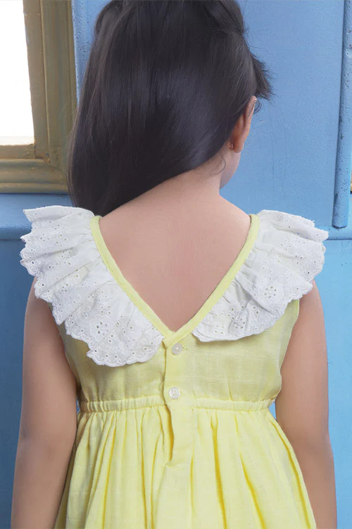Soleilclo Hand Embroidered Sleeveless Gauze Dress & Ruffled Shorts Set - Image 6