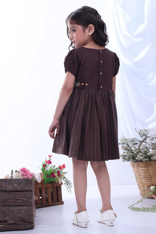 Soleilclo "Wreath" Hand Embroidered Puff Sleeves Linen Blend And Cotton Dress - Image 3