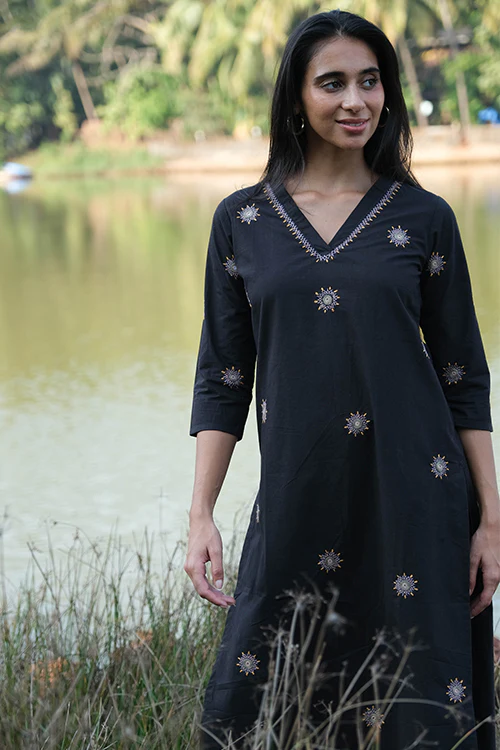 Okhai 'Songful' Pure Cotton Hand Embroidered Mirror Work Kurta - Image 4