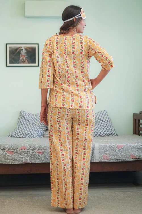 Sootisyahi 'Daisy Bliss' Handblock Printed Pure Cotton Night Suit - Image 4